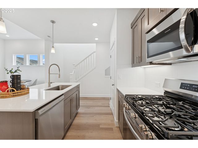 3312 Se Arrowhead Ave, Hillsboro, OR 97123