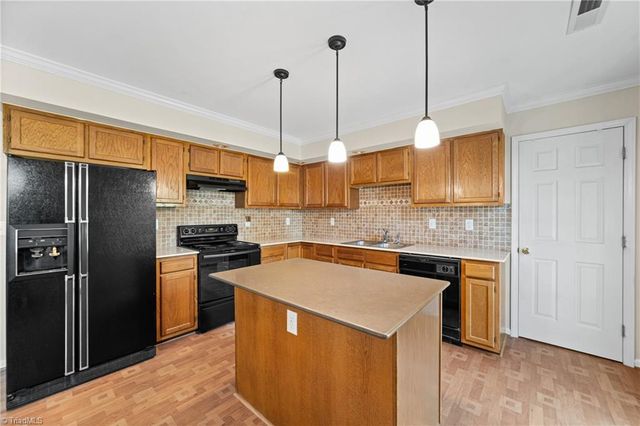 6200 Spring Park Road, Clemmons, NC 27012