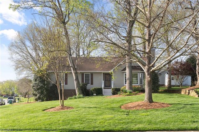 6200 Spring Park Road, Clemmons, NC 27012