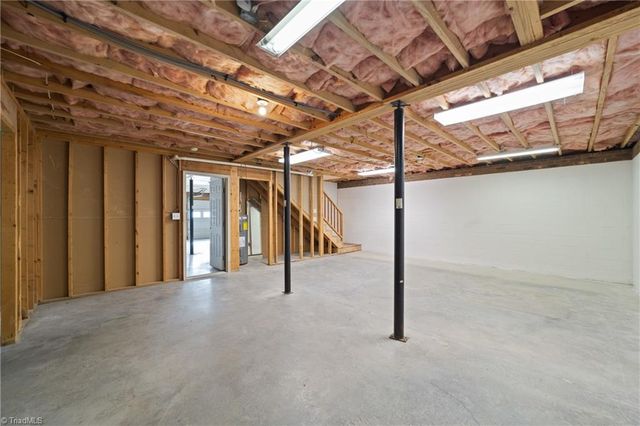 6200 Spring Park Road, Clemmons, NC 27012