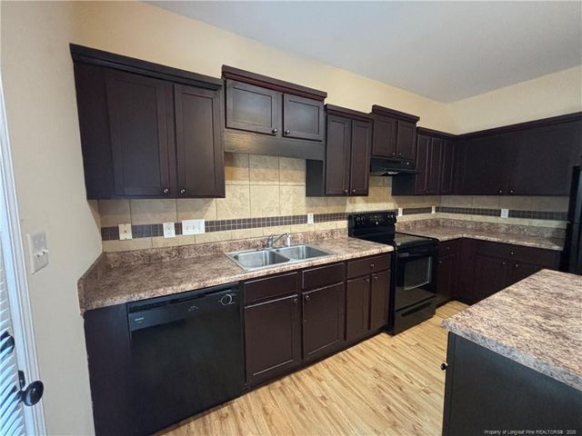 3130 Horsepen Branch, Fayetteville, NC 28306