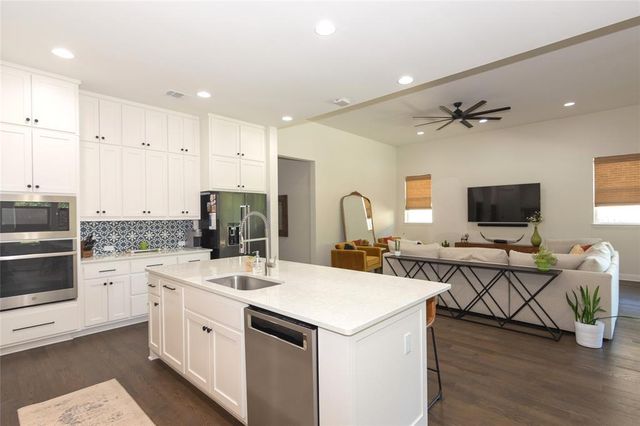 205 Eiglehart RD, Austin, TX 78737