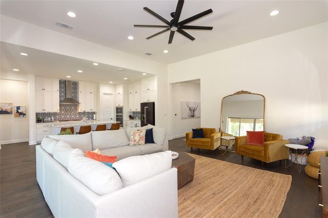 205 Eiglehart RD, Austin, TX 78737