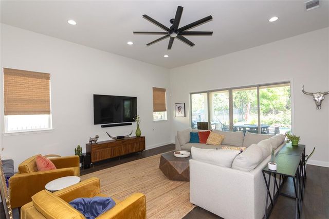 205 Eiglehart RD, Austin, TX 78737