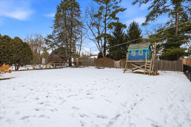 235 Cumnor Avenue, Glen Ellyn, IL 60137