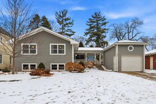 235 Cumnor Avenue, Glen Ellyn, IL 60137