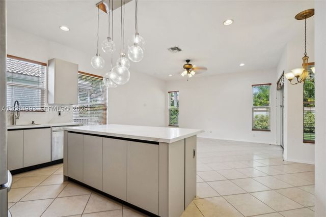 4460 Mariners Cove Dr, Wellington, FL 33449