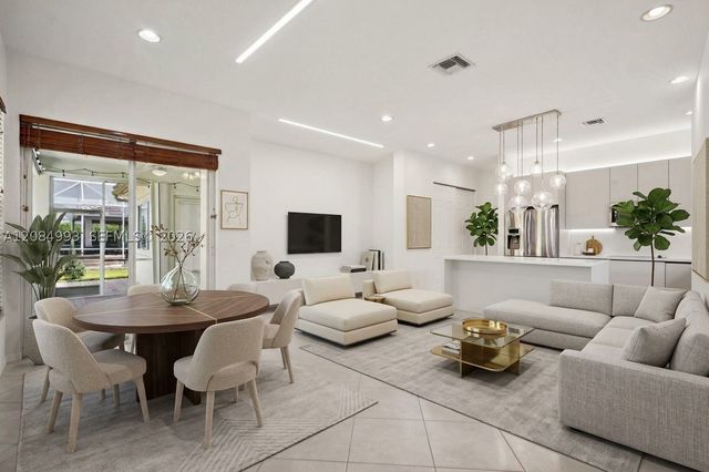 4460 Mariners Cove Dr, Wellington, FL 33449