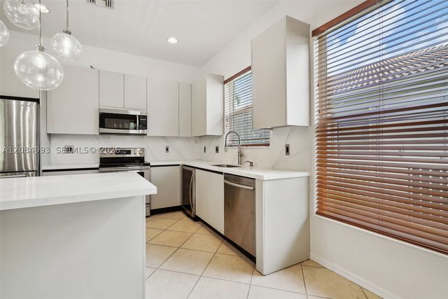 4460 Mariners Cove Dr, Wellington, FL 33449