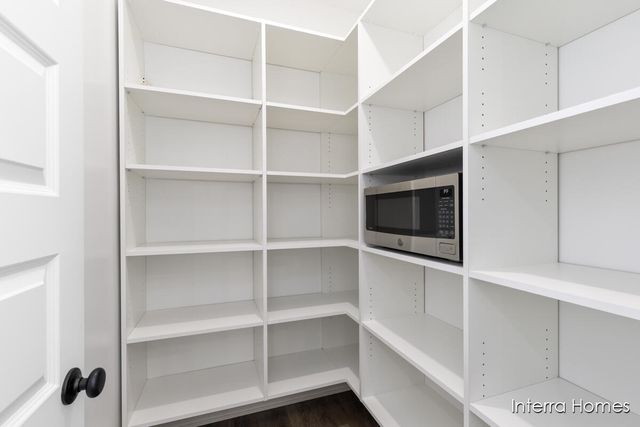 7318 Graymoor Street, Caledonia, MI 49316