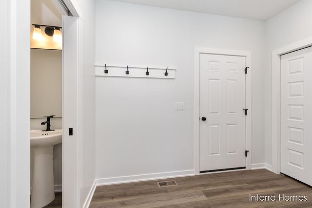 7318 Graymoor Street, Caledonia, MI 49316