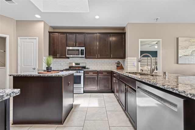 18402 Pelham Hollow Trail, Richmond, TX 77407