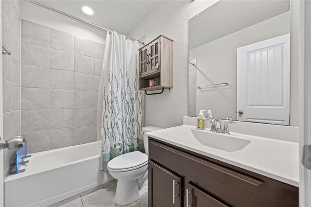 18402 Pelham Hollow Trail, Richmond, TX 77407