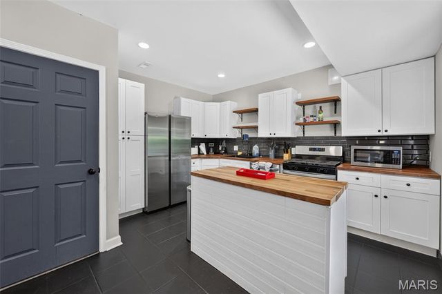 2023 Sidney Street, St Louis, MO 63104