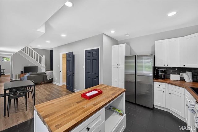 2023 Sidney Street, St Louis, MO 63104