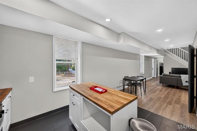 2023 Sidney Street, St Louis, MO 63104