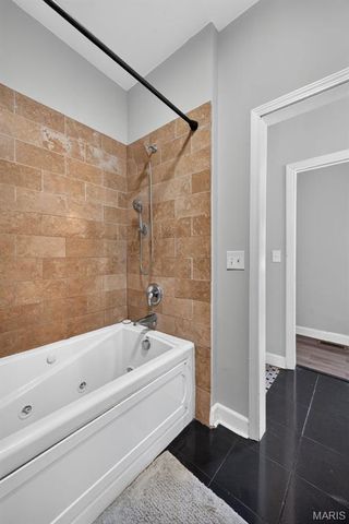 2023 Sidney Street, St Louis, MO 63104