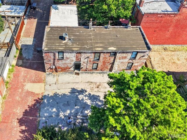 2023 Sidney Street, St Louis, MO 63104