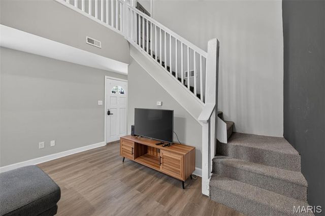 2023 Sidney Street, St Louis, MO 63104