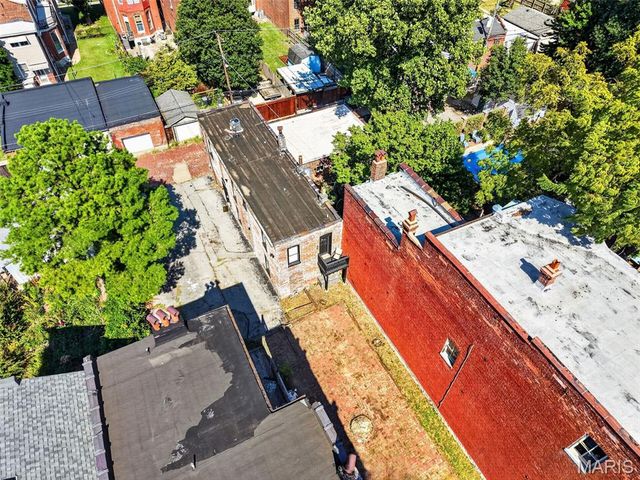 2023 Sidney Street, St Louis, MO 63104