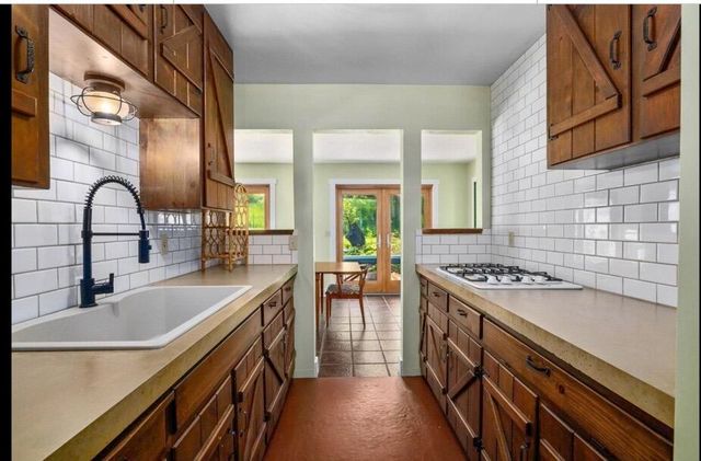 3950 Little Applegate Road, Jacksonville, OR 97530