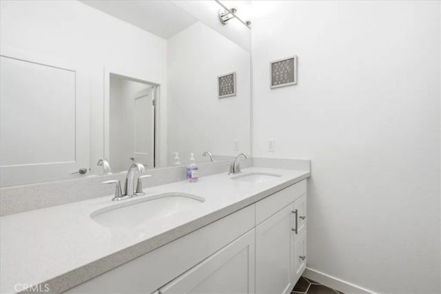 608 Shadowbrook, Lake Forest, CA 92610