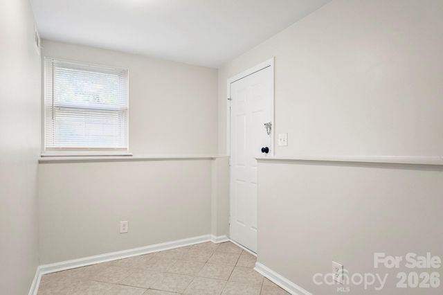 6018 Misty Way Lane, Charlotte, NC 28212