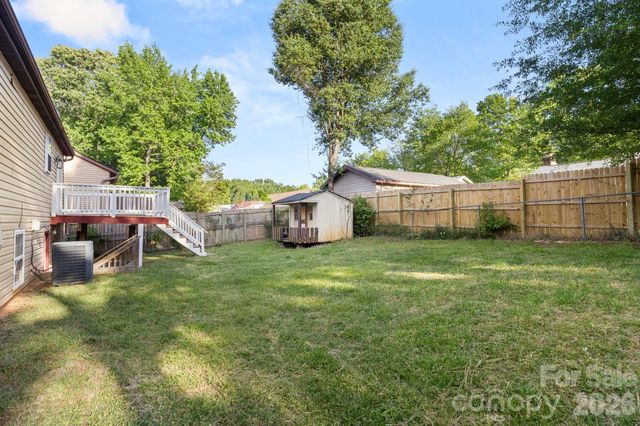 6018 Misty Way Lane, Charlotte, NC 28212
