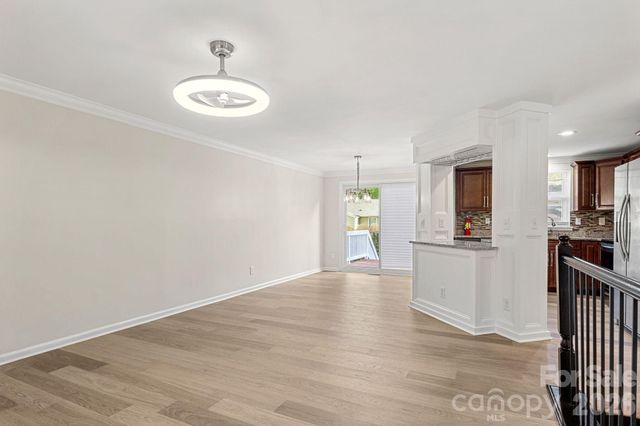 6018 Misty Way Lane, Charlotte, NC 28212