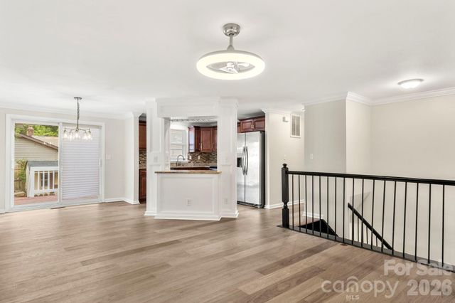 6018 Misty Way Lane, Charlotte, NC 28212