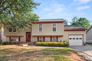 6018 Misty Way Lane, Charlotte, NC 28212