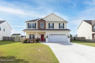 102 Landover Drive, Richlands, NC 28574
