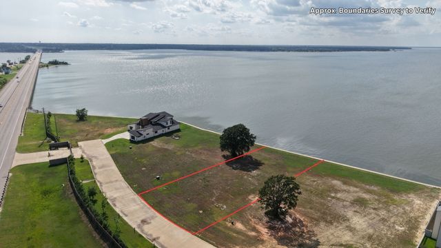 112 Mary Court, Gun Barrel City, TX 75156