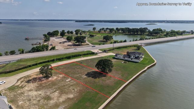 112 Mary Court, Gun Barrel City, TX 75156