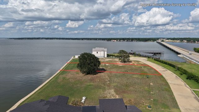 112 Mary Court, Gun Barrel City, TX 75156