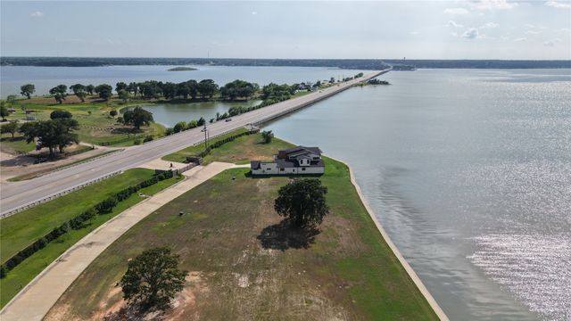 112 Mary Court, Gun Barrel City, TX 75156
