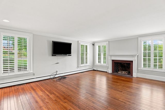 25 Grandview Road, Chelmsford, MA 01824