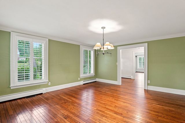 25 Grandview Road, Chelmsford, MA 01824