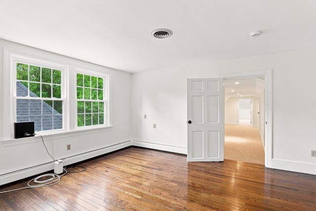 25 Grandview Road, Chelmsford, MA 01824