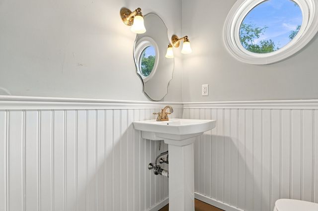 25 Grandview Road, Chelmsford, MA 01824