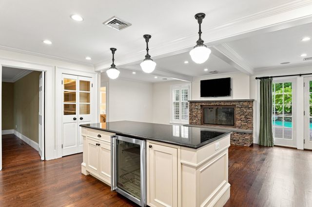 25 Grandview Road, Chelmsford, MA 01824