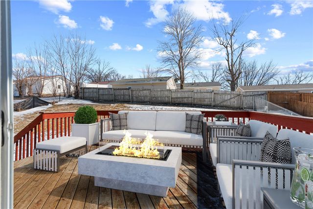 1719 South View Drive NW, Cedar Rapids, IA 52405