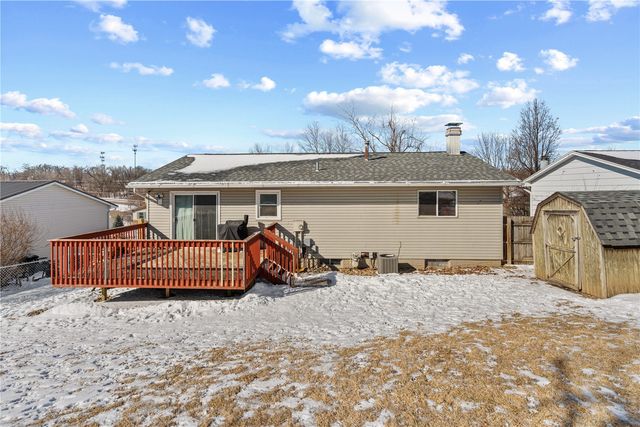 1719 South View Drive NW, Cedar Rapids, IA 52405
