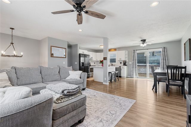 1719 South View Drive NW, Cedar Rapids, IA 52405