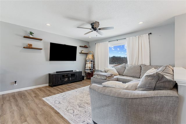 1719 South View Drive NW, Cedar Rapids, IA 52405