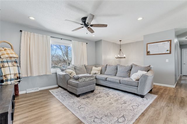 1719 South View Drive NW, Cedar Rapids, IA 52405