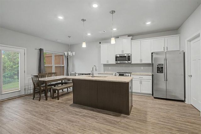 1360 Sugar Glen Court, Lawrenceville, GA 30044