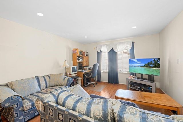 84 Long Pond Lane, New York City, NY 10304