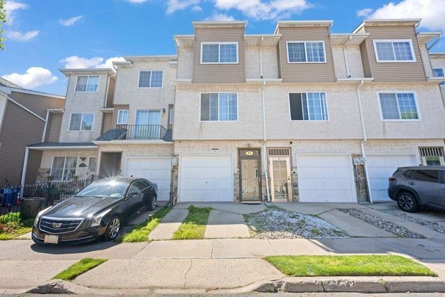 84 Long Pond Lane, New York City, NY 10304