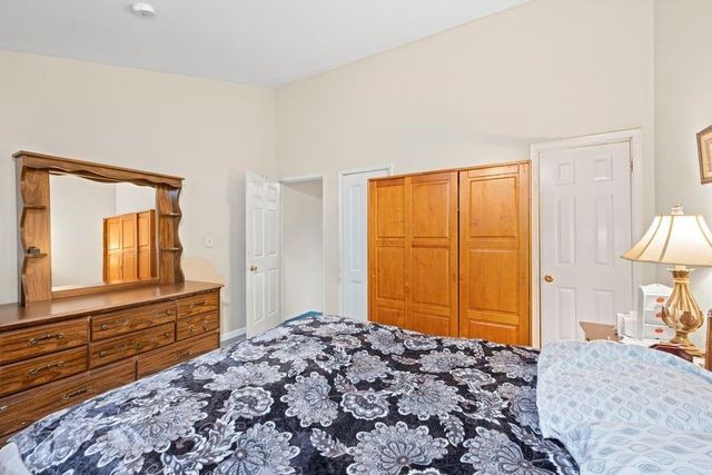84 Long Pond Lane, New York City, NY 10304